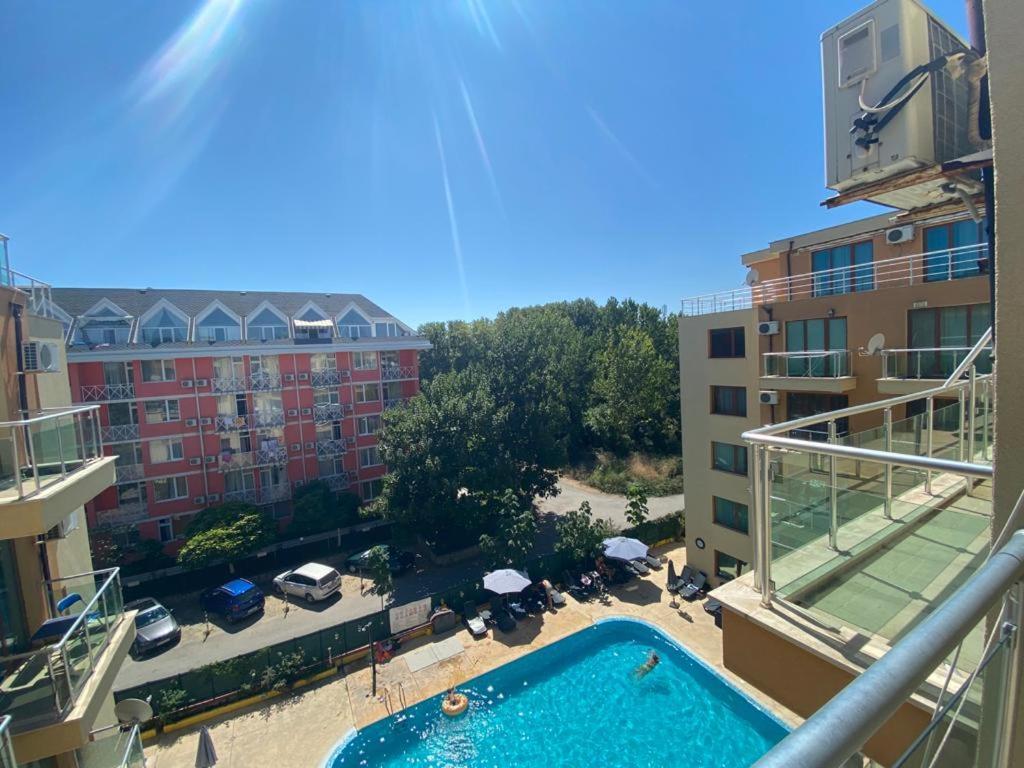 Апартаменты Studio In Amadeus XI Солнечный берег Экстерьер фото